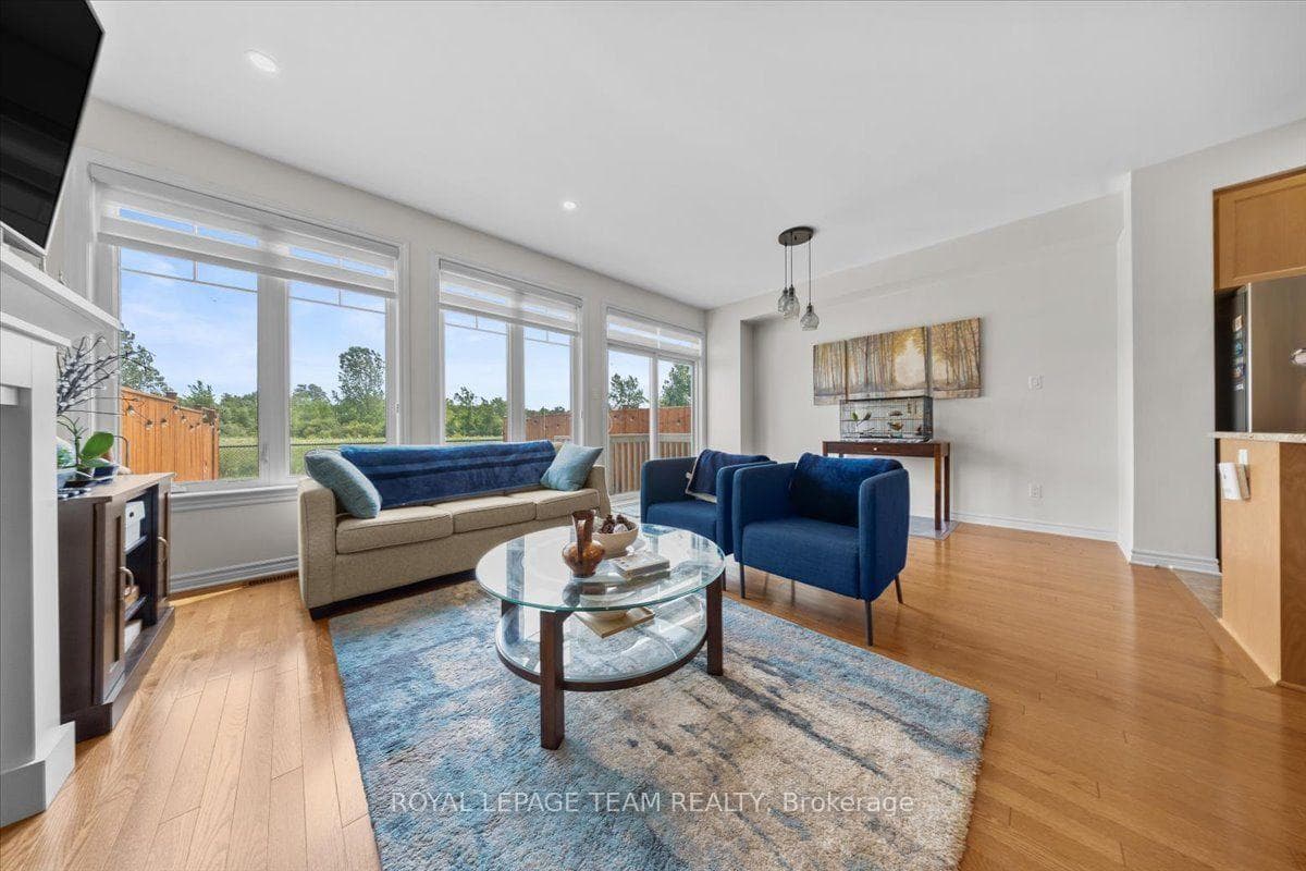 552 Jackdaw Avenue photo 13