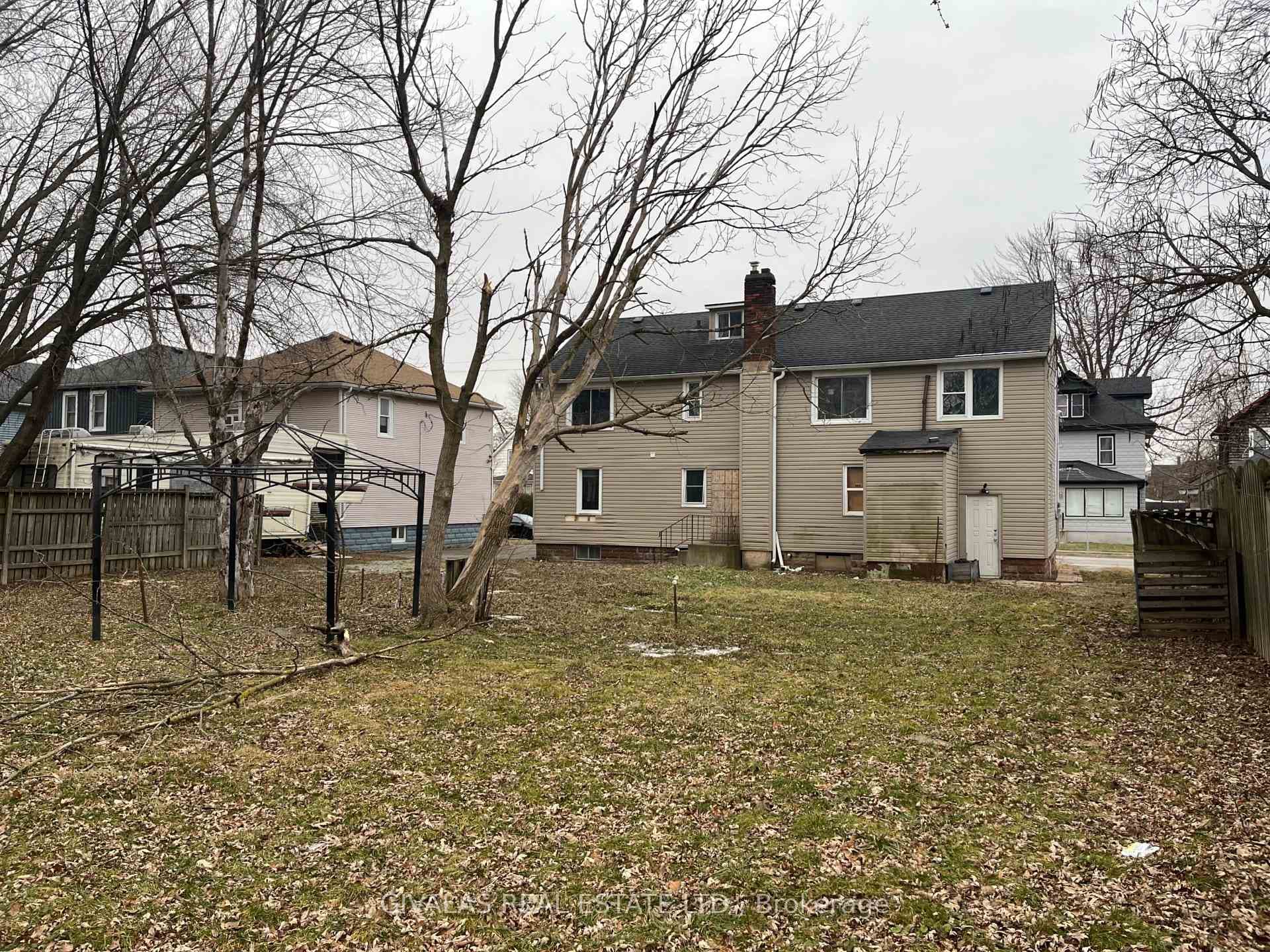 14 Asher Street photo 4