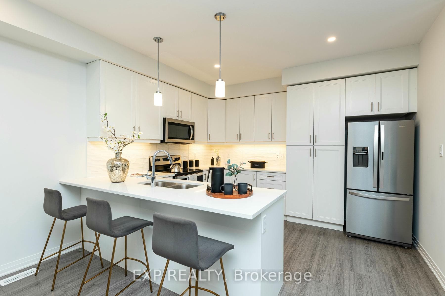 51 Sparrow Avenue Unit 60 photo 7