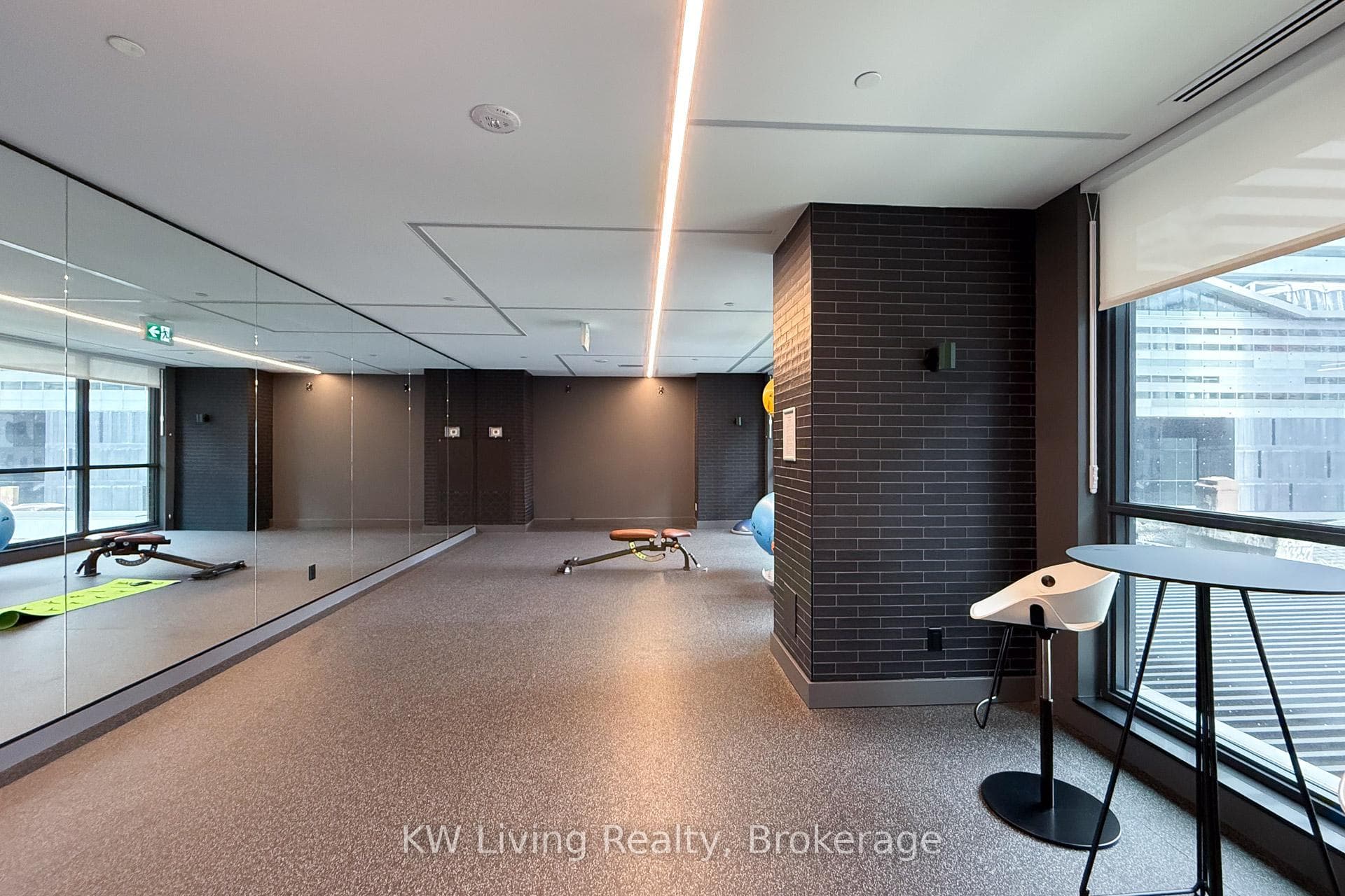 327 King Street Unit 1302 photo 22