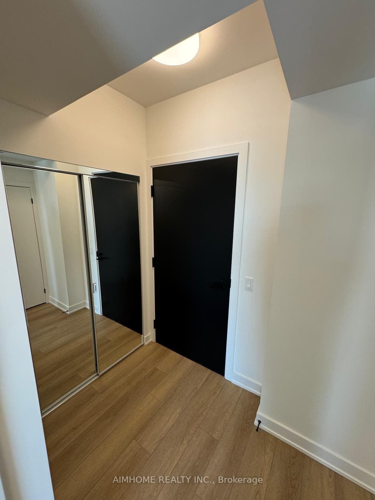 127 Broadway Avenue Unit 3001 photo 2