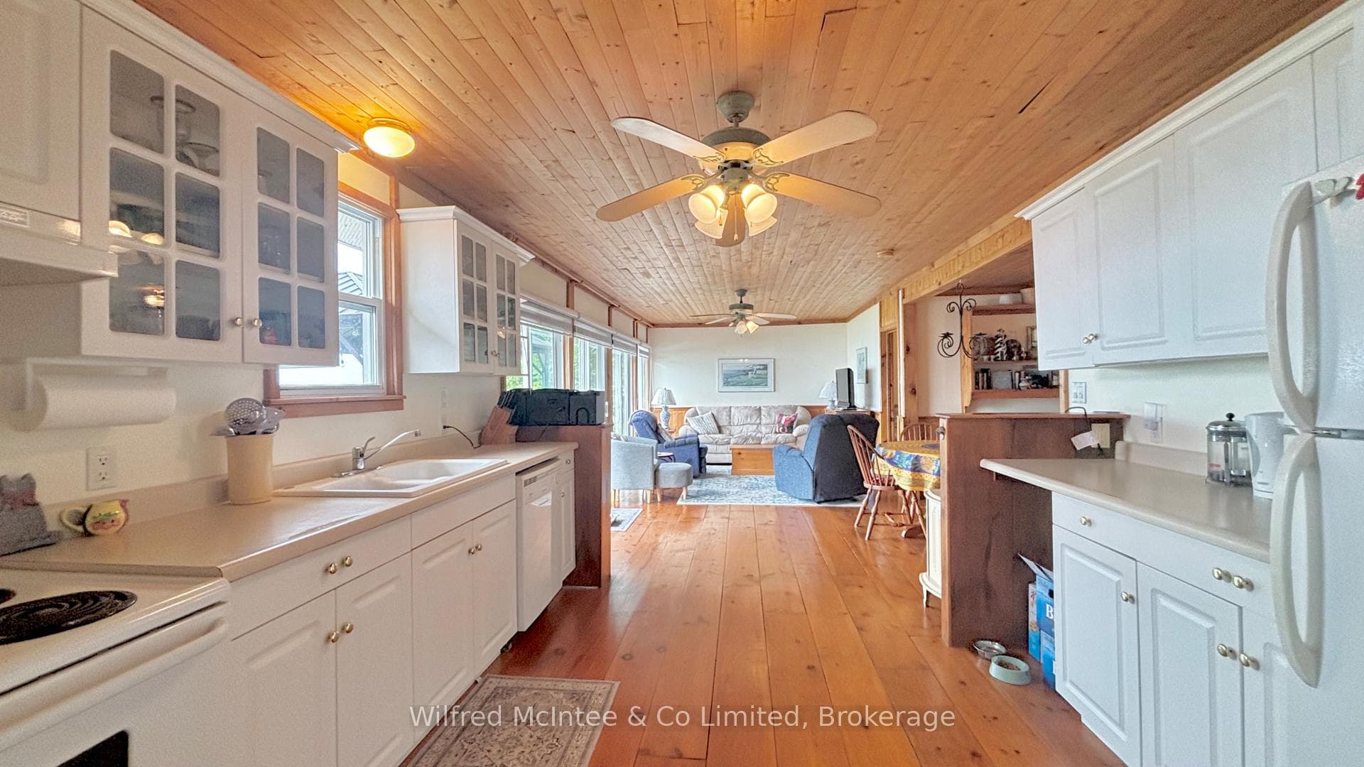 Spacious kitchen