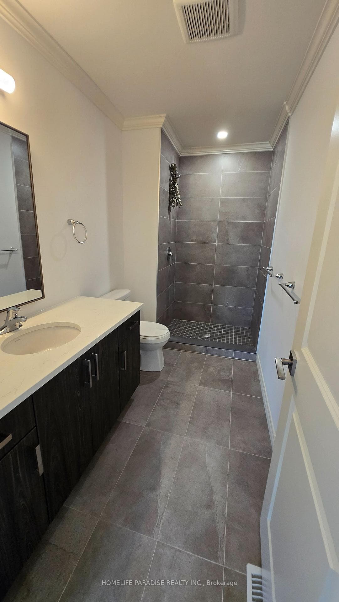 125 Summerside Mews Unit 12 photo 32