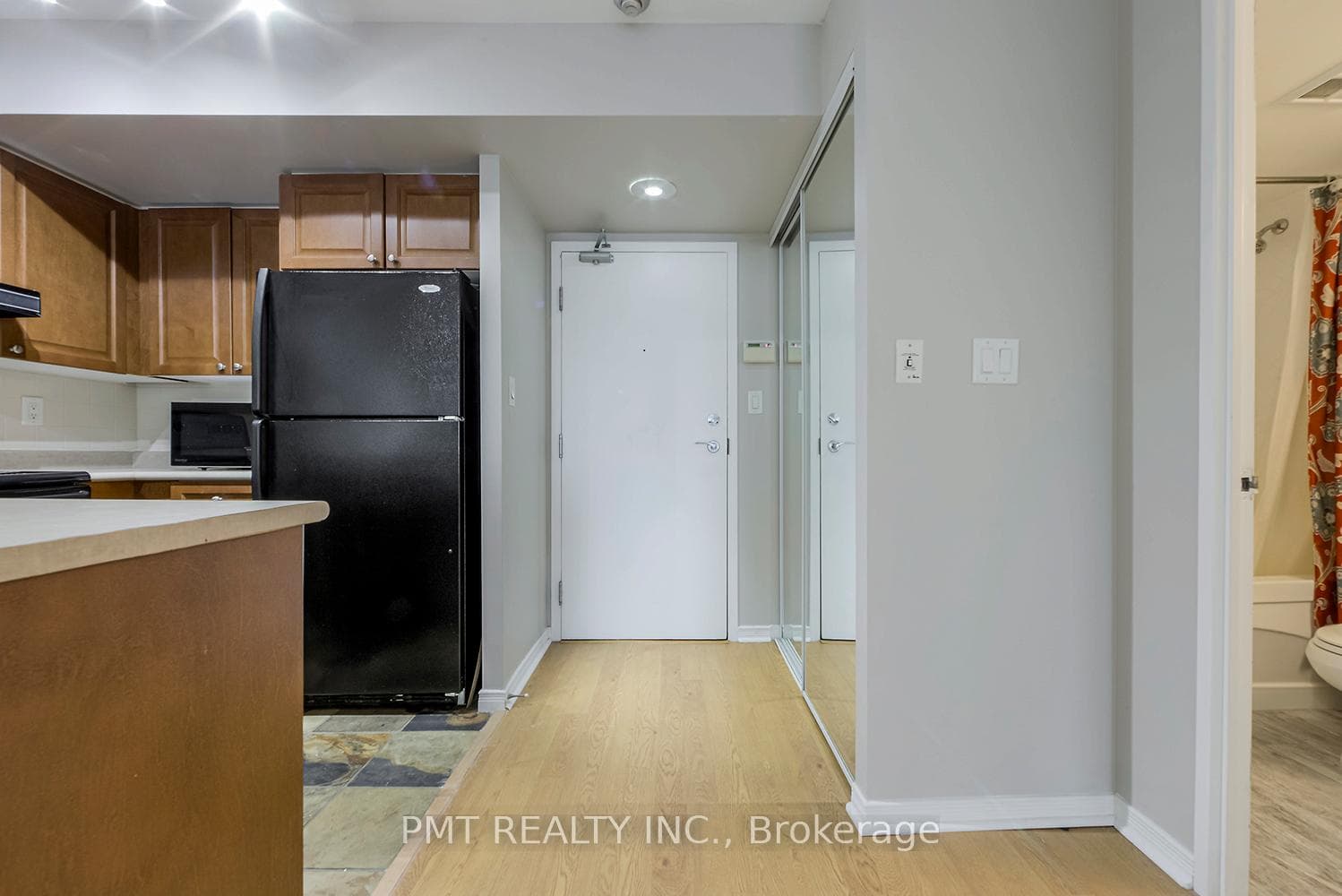 230 King Street Unit 1403 photo 11
