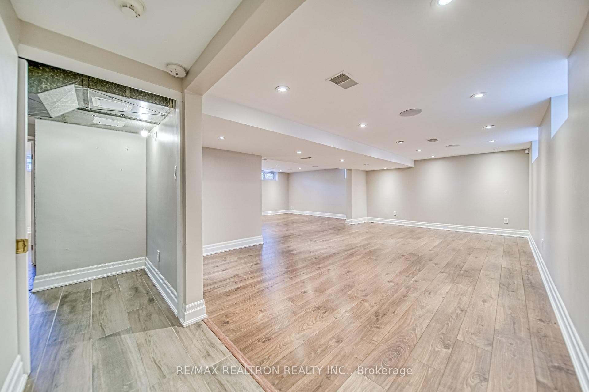 130 Broadlands Boulevard photo 26