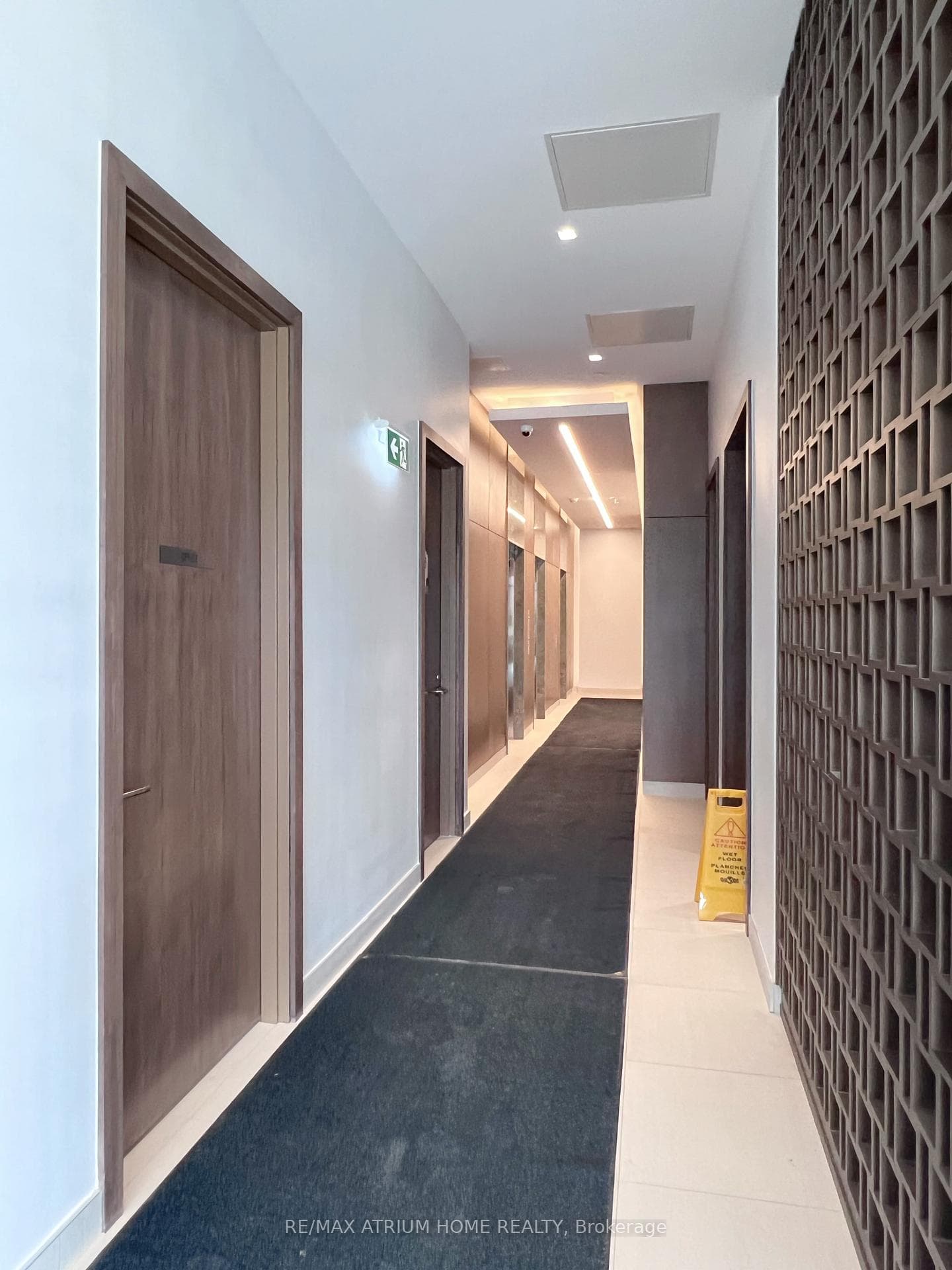 188 Fairview Mall Drive Unit 607 photo 4