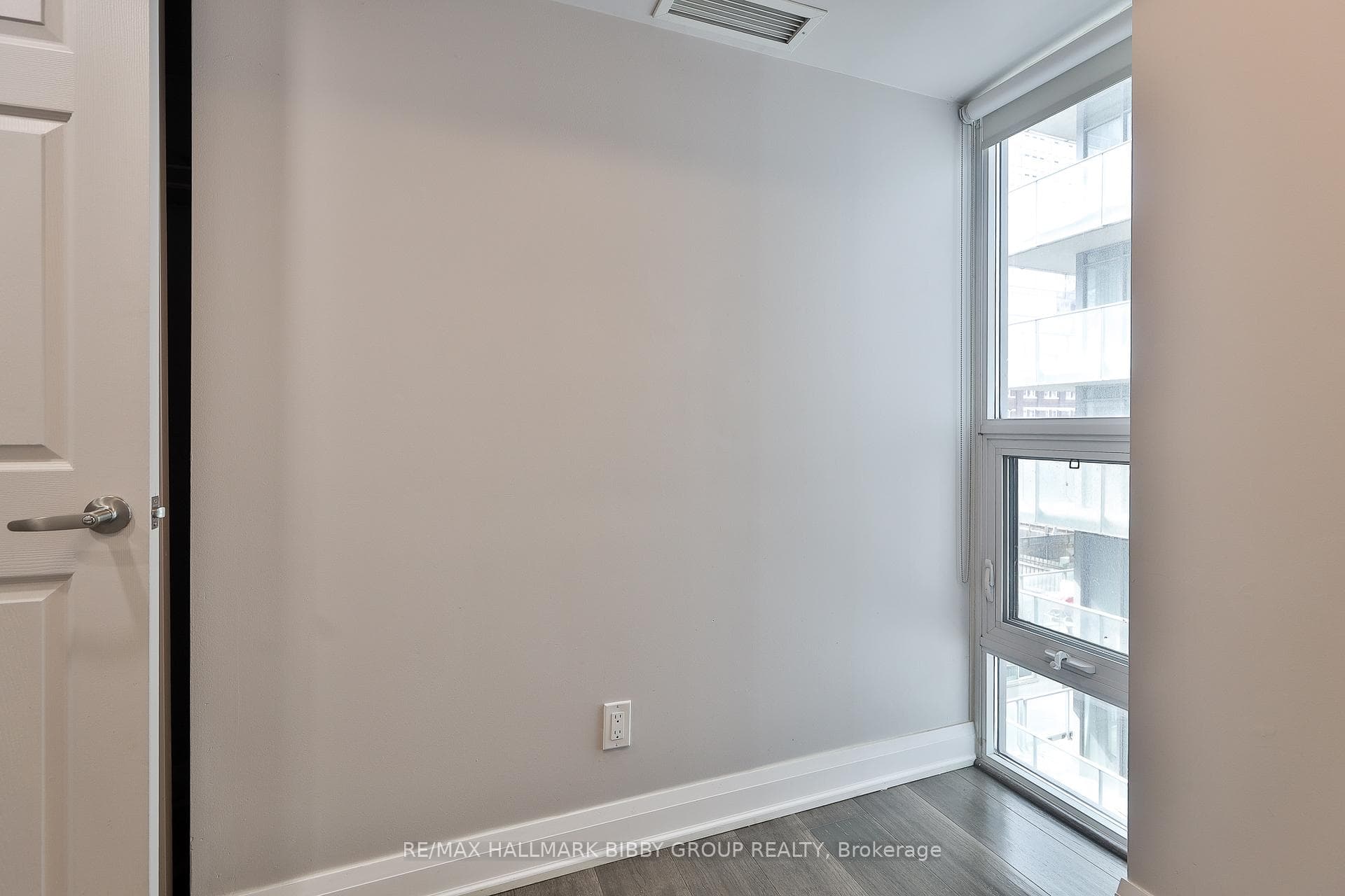 126 Simcoe Street Unit 503 photo 17