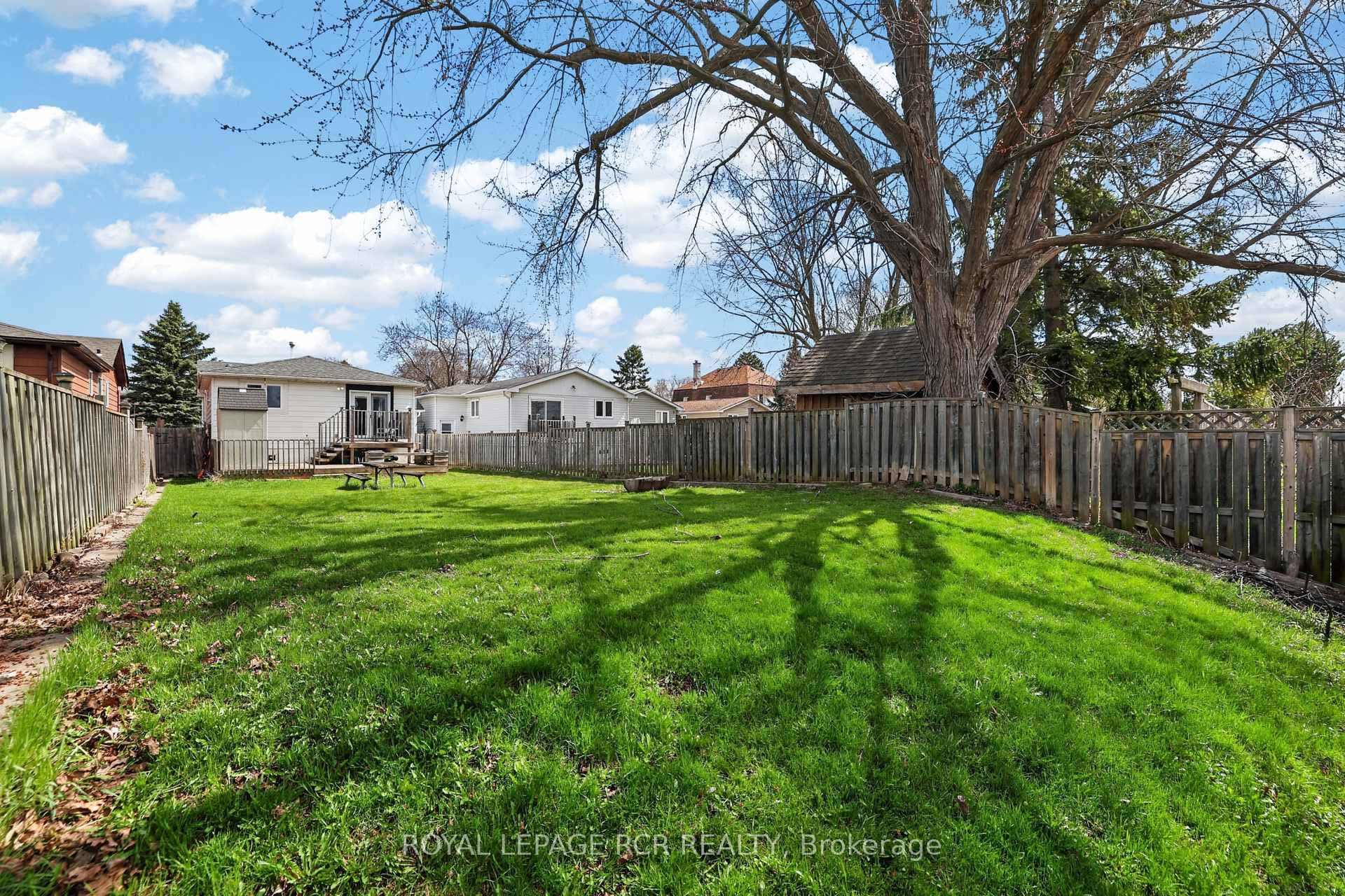 296 Whitehead Crescent photo 30