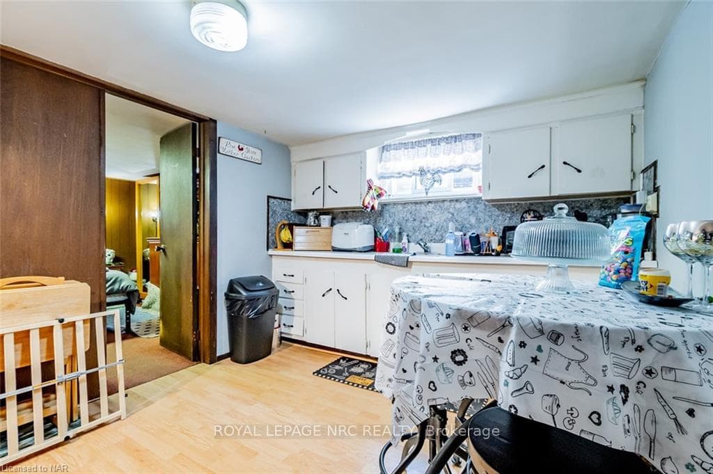 21 Augusta Avenue photo 25