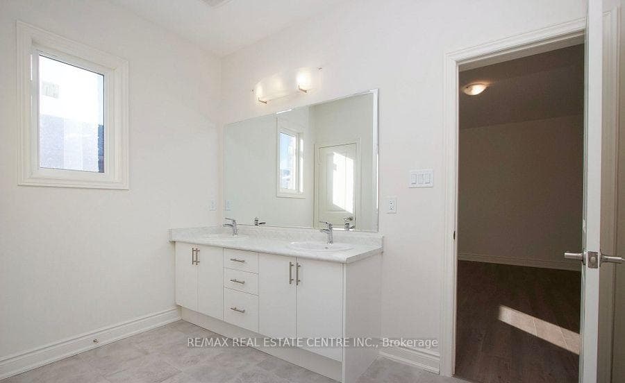 1448 Wheatcroft Drive photo 2