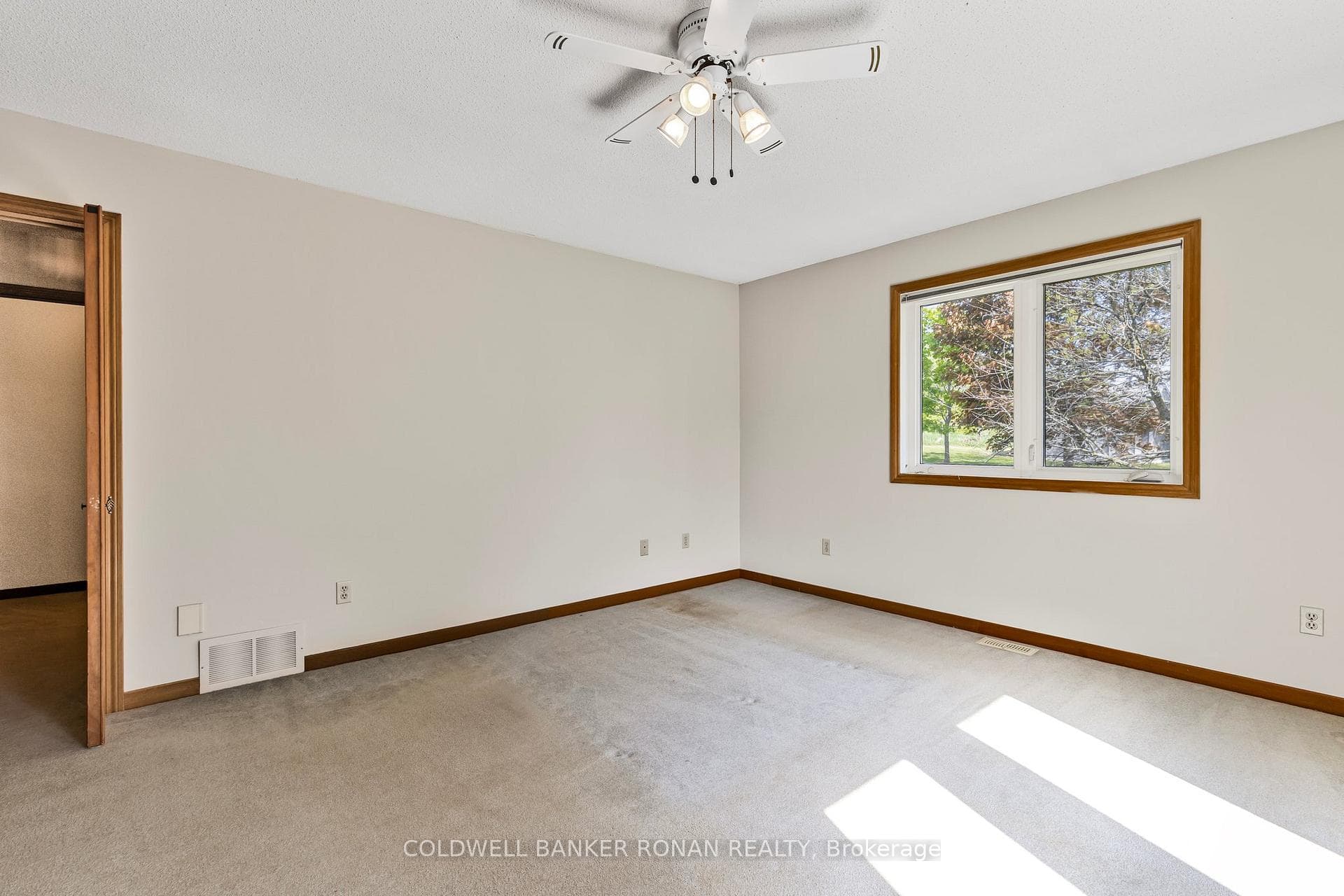 7258 2nd Line photo 16