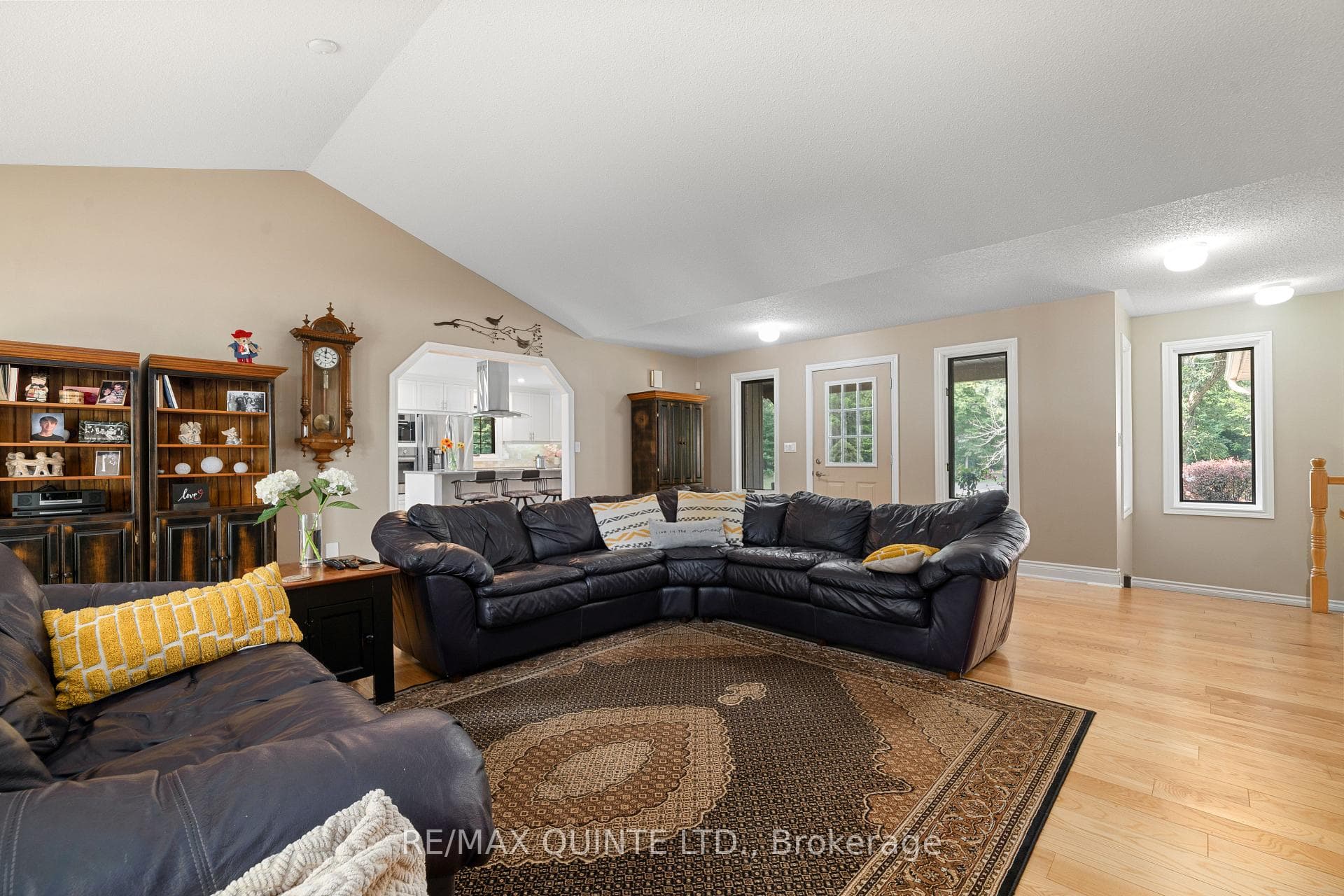 99 SANDY COVE Drive photo 8