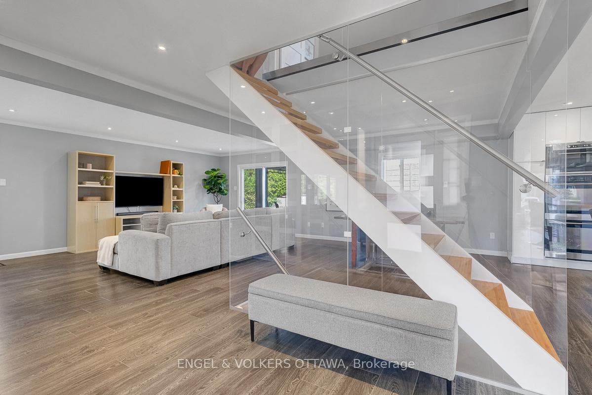 6138 Vineyard Drive photo 4