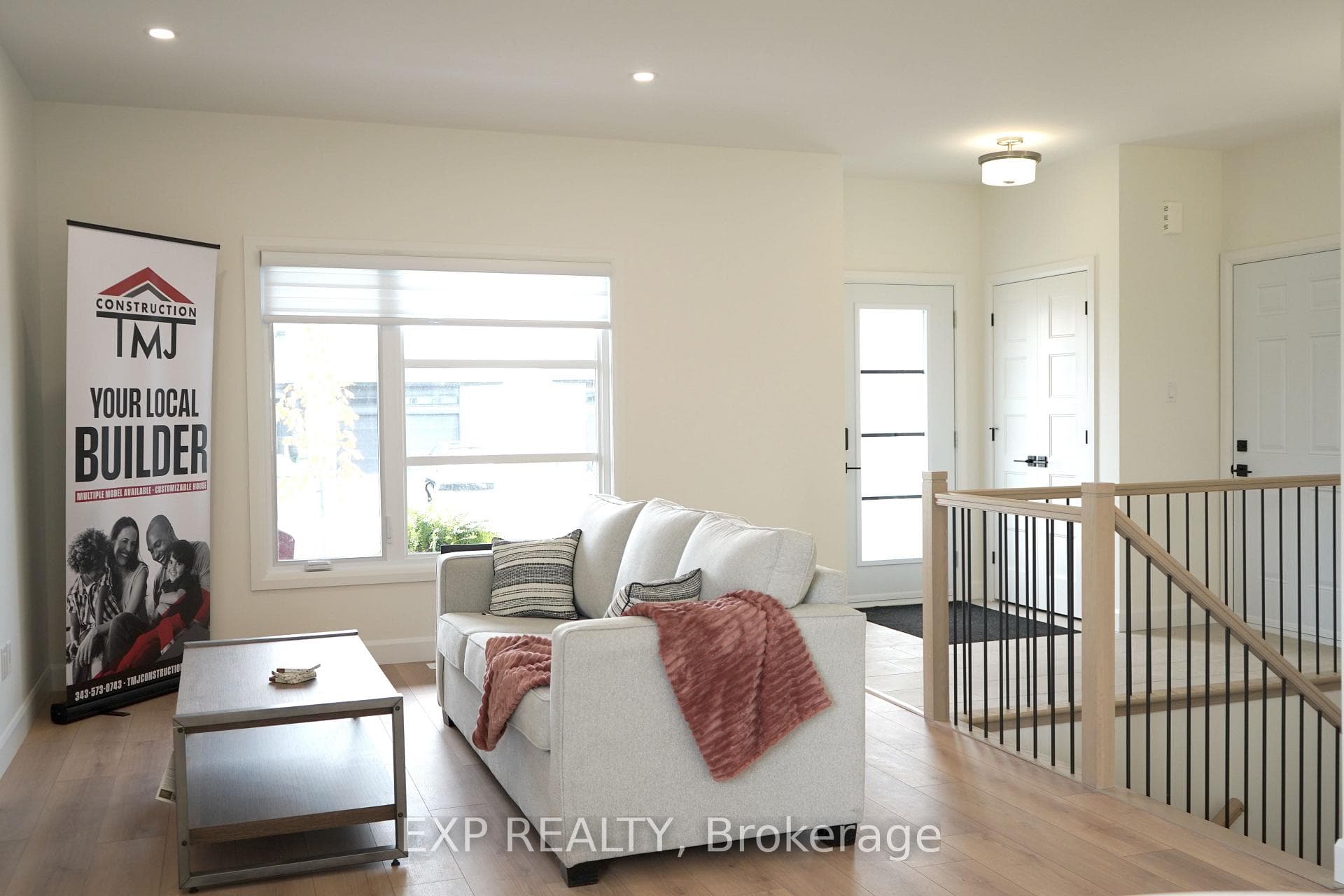 242 Queen Street photo 14