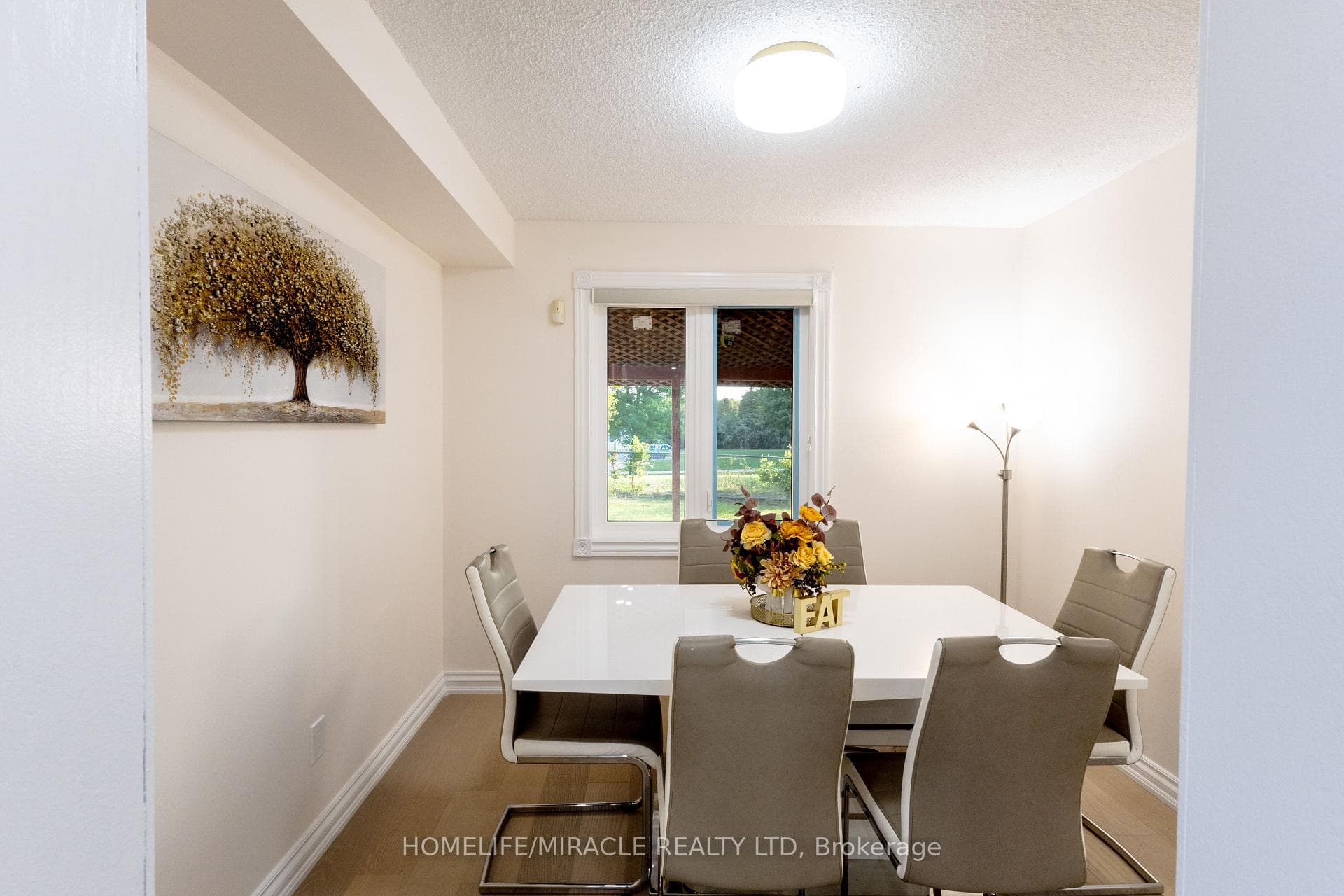 60 Denlow Drive photo 11