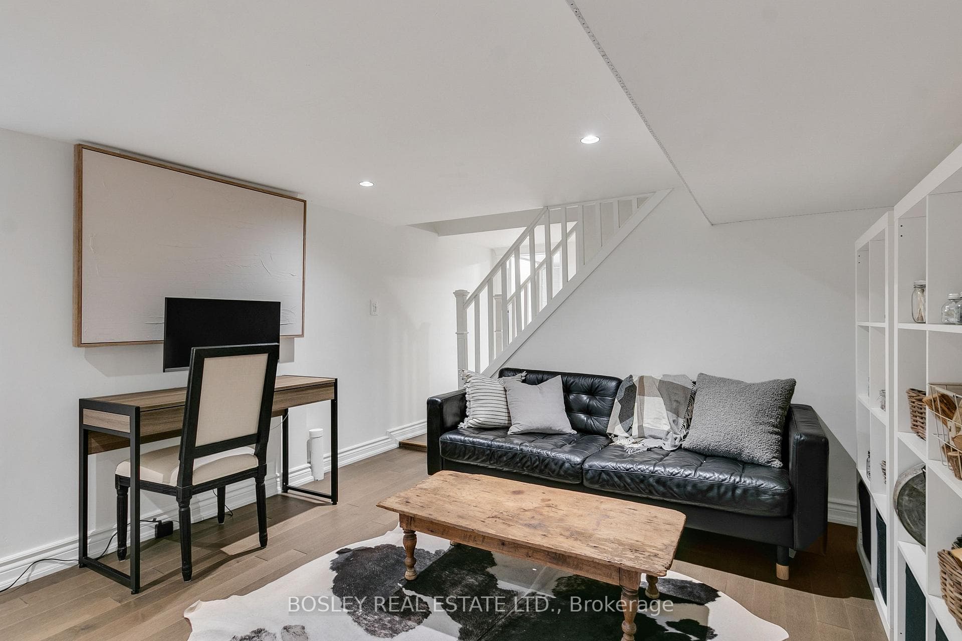 703 Mortimer Avenue photo 33