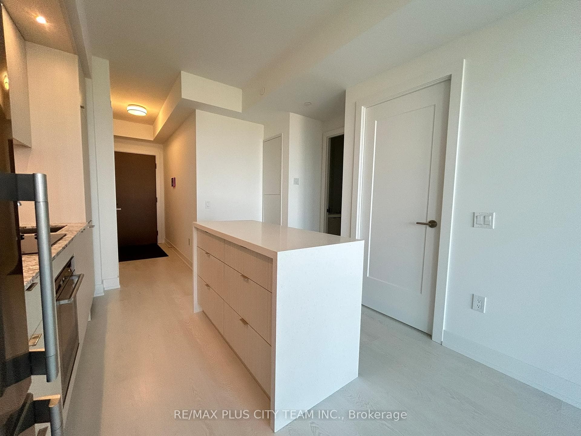 30 Inn On The Park Drive Unit 3807 photo 7