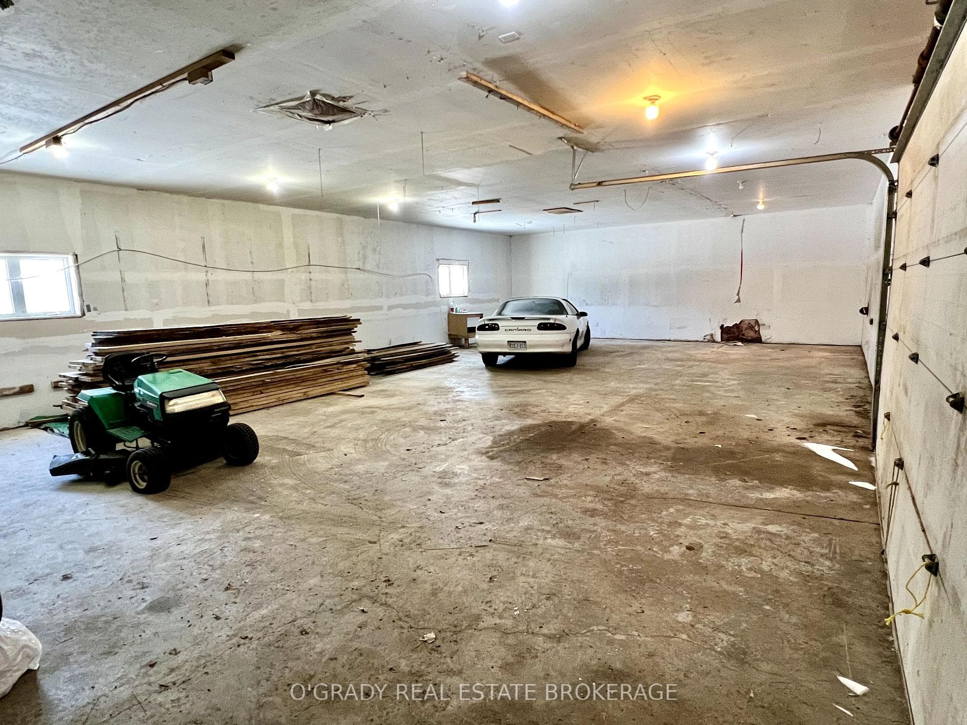 1868 Merwin Lane photo 43
