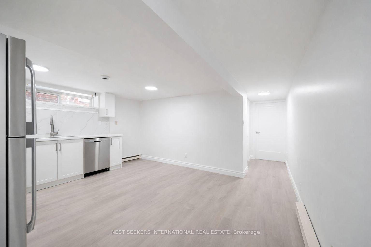 963 Avenue Road Unit 5 photo 5
