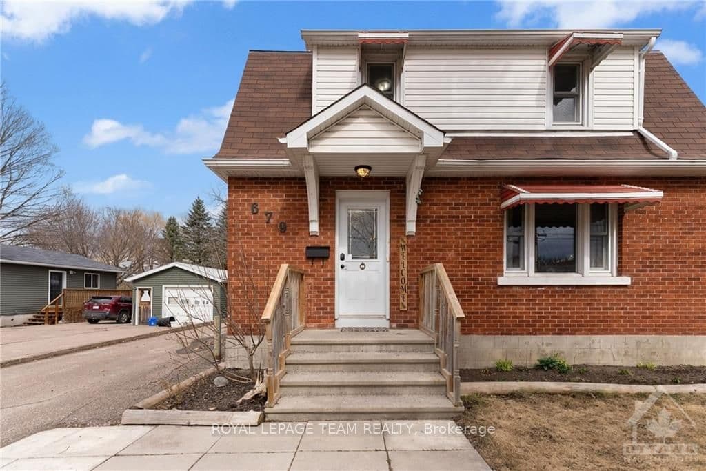 679 RAGLAN Street photo 2