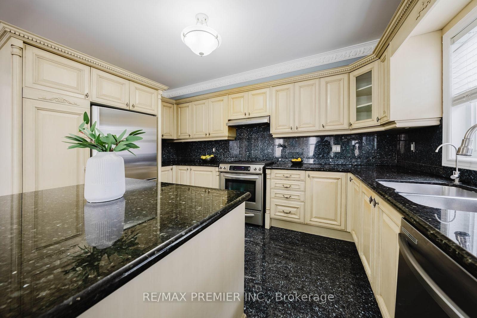 16 St Michele Place Unit Upper photo 16