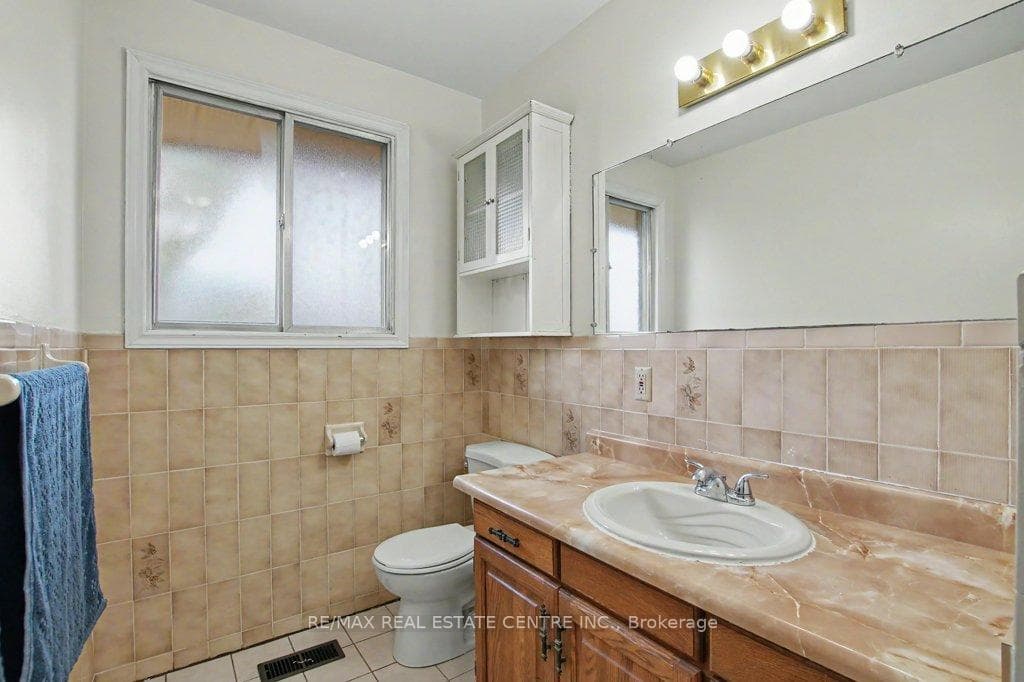 273 Elliott Street photo 24