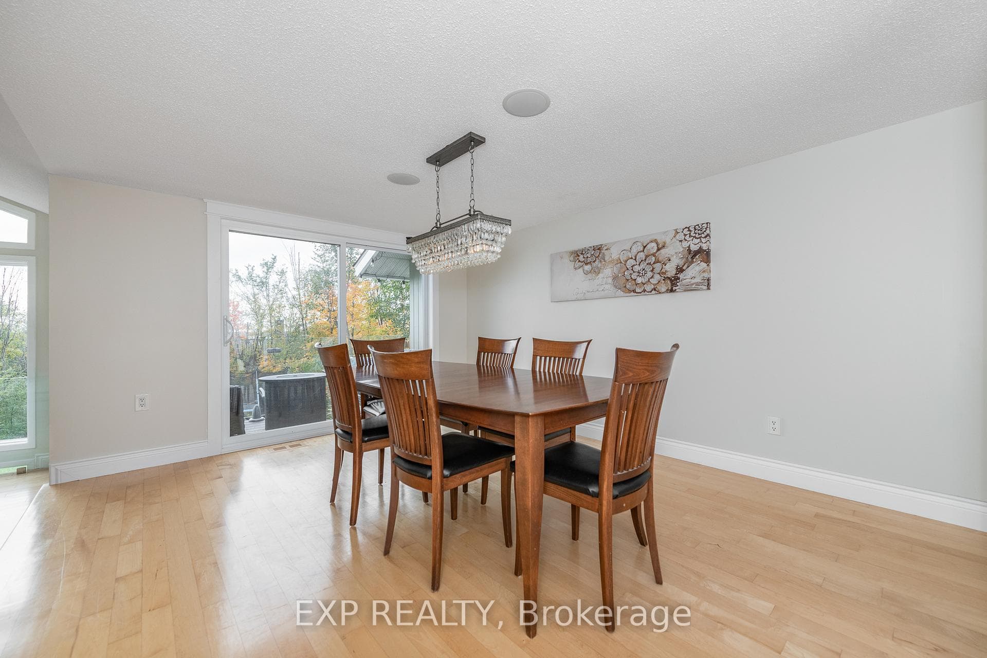 1238 Barnwell Crescent photo 18
