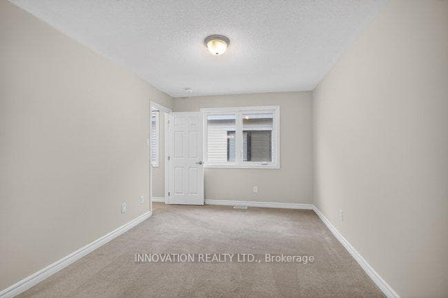 16 Caspian Row photo 18