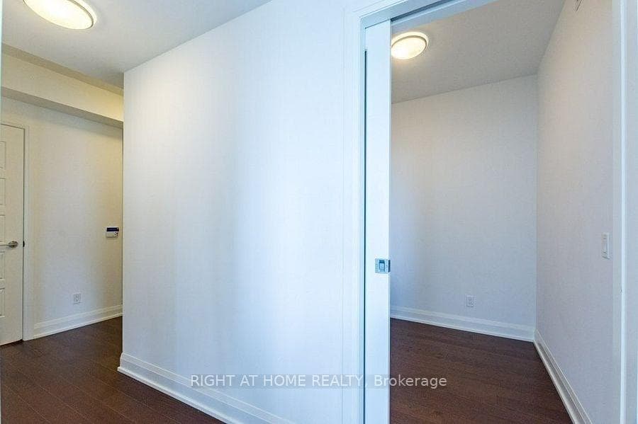 110 Marine Parade Drive Unit 1003 photo 18
