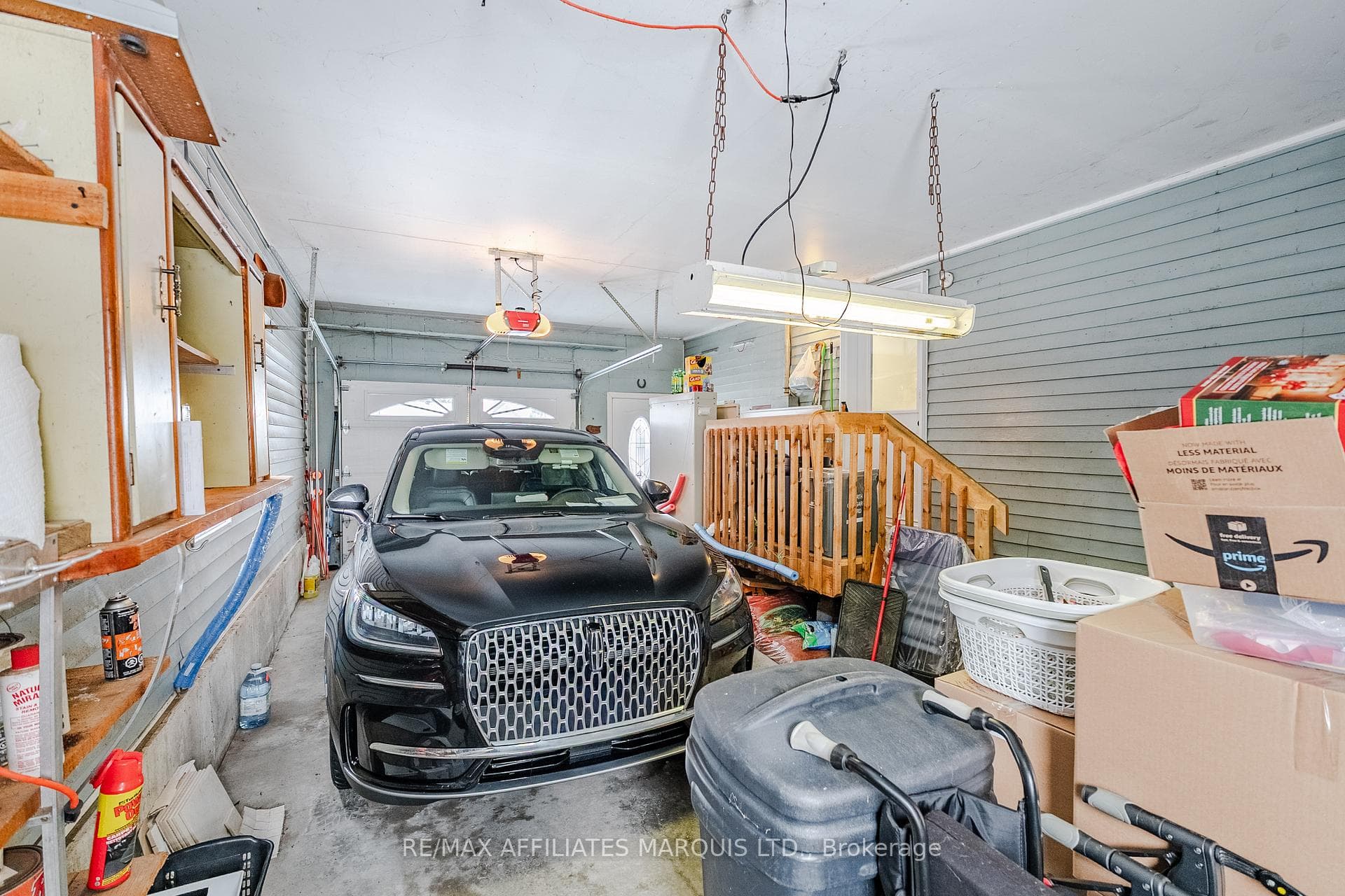 20322 Lochiel Street photo 33