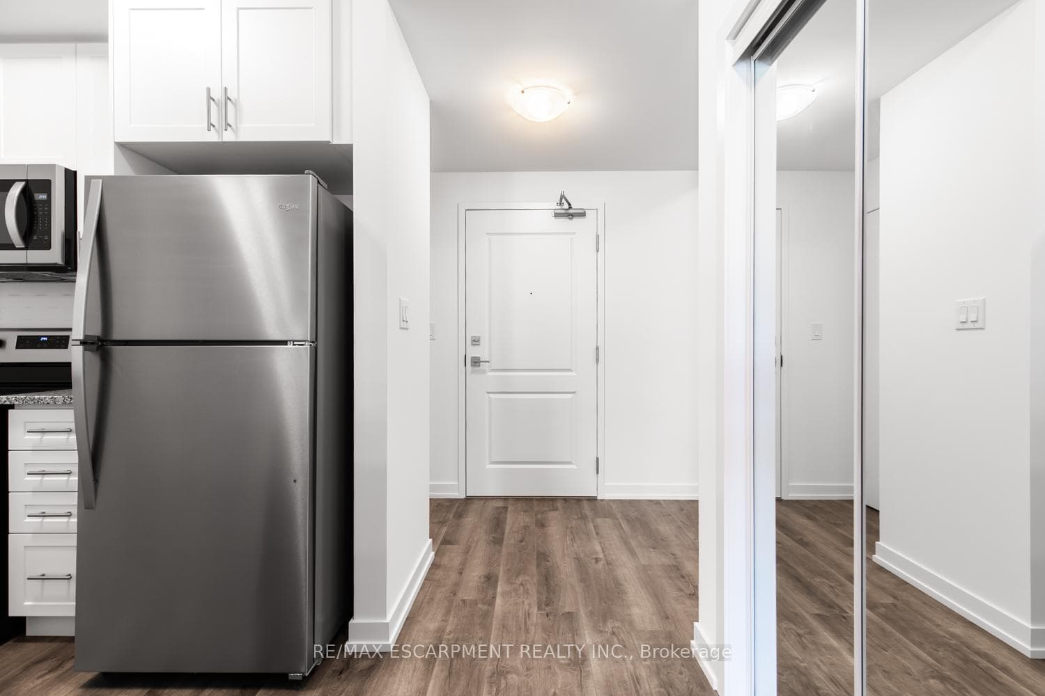 470 Dundas Street Unit 315 photo 3