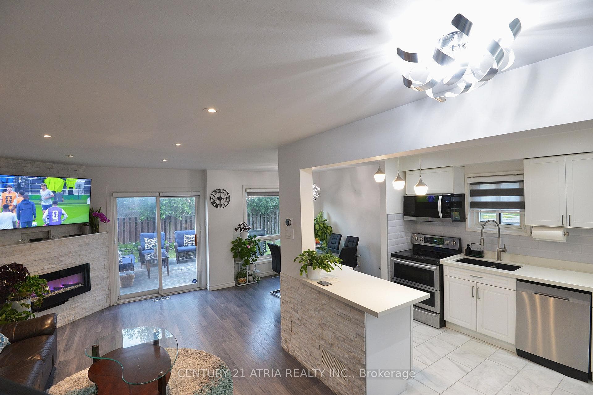 31 Carnelly Crescent photo 11