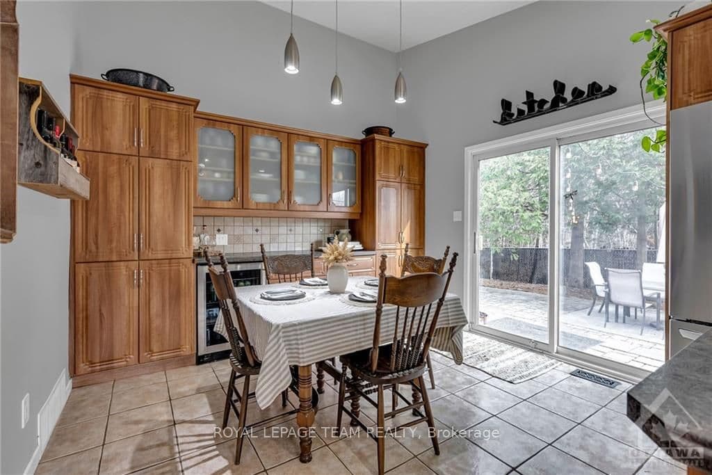 1671 8TH LINE Road photo 11