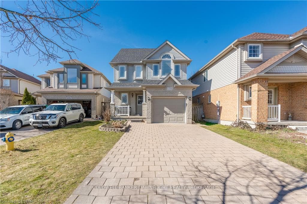 1135 CROSSCREEK Crescent photo 1