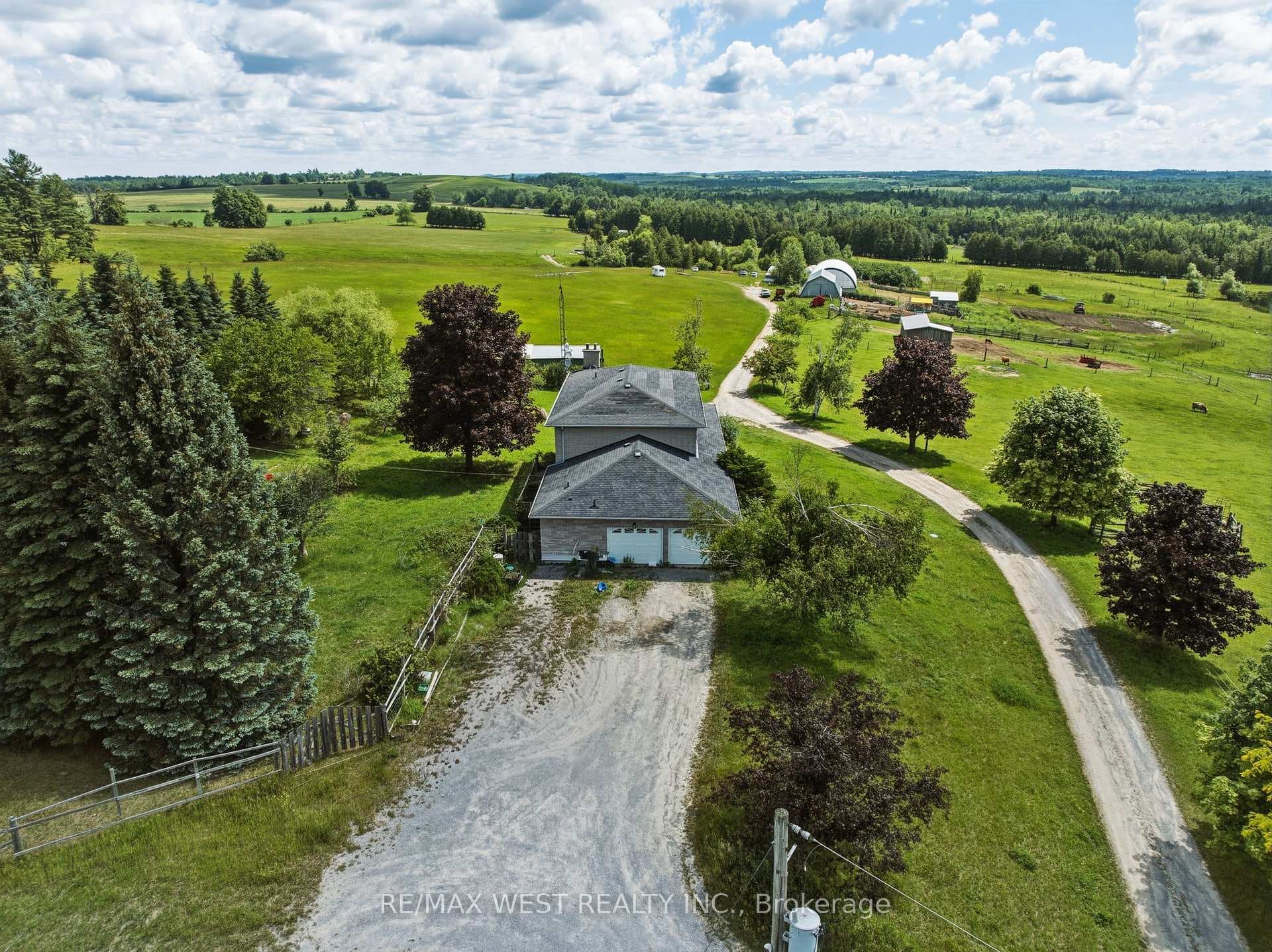 423 Fleetwood Road photo 7