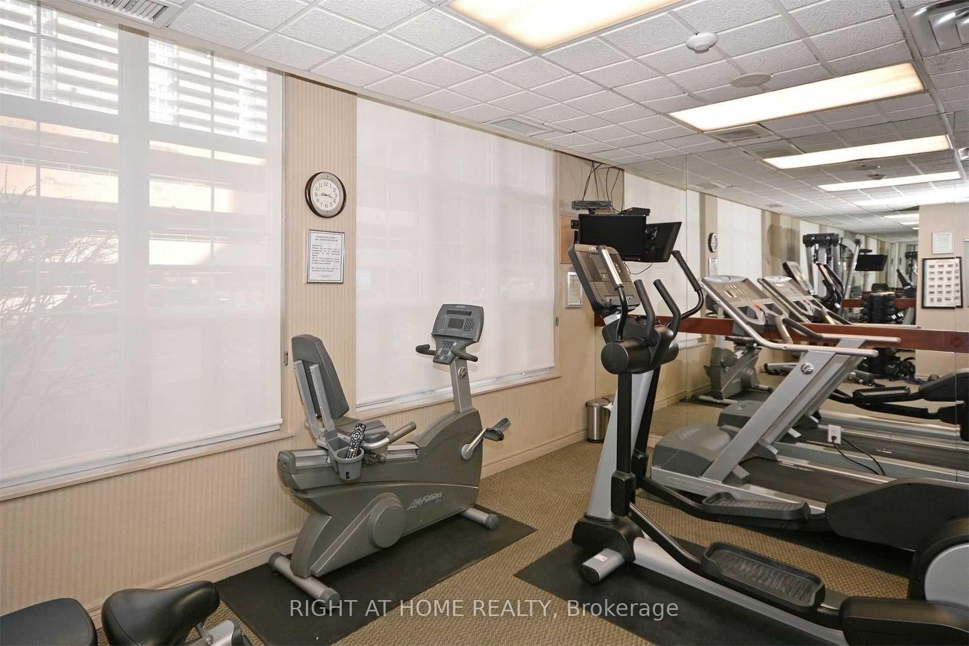 35 Merton Street Unit 1602 photo 14
