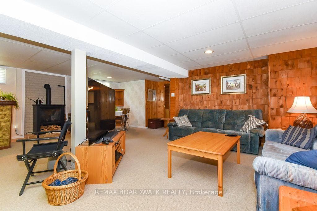 1392 Chartrand Avenue photo 32