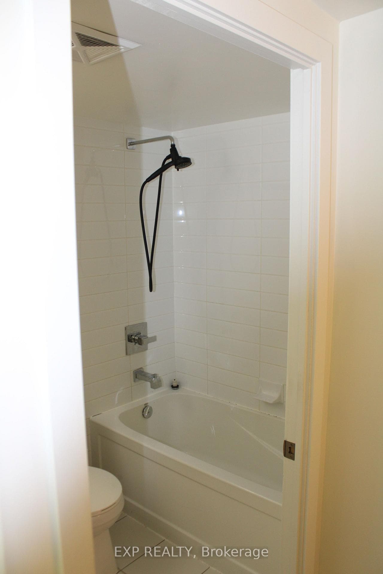 5740 Yonge Street Unit 1407 photo 15
