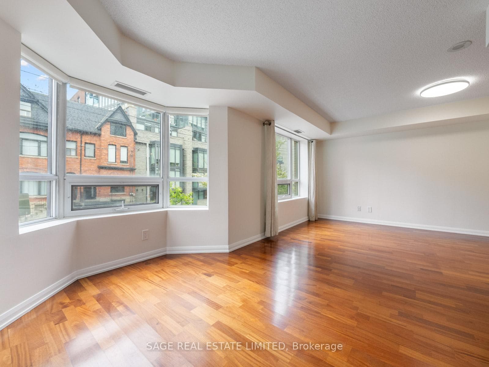 18 Beverley Street Unit 209 photo 13