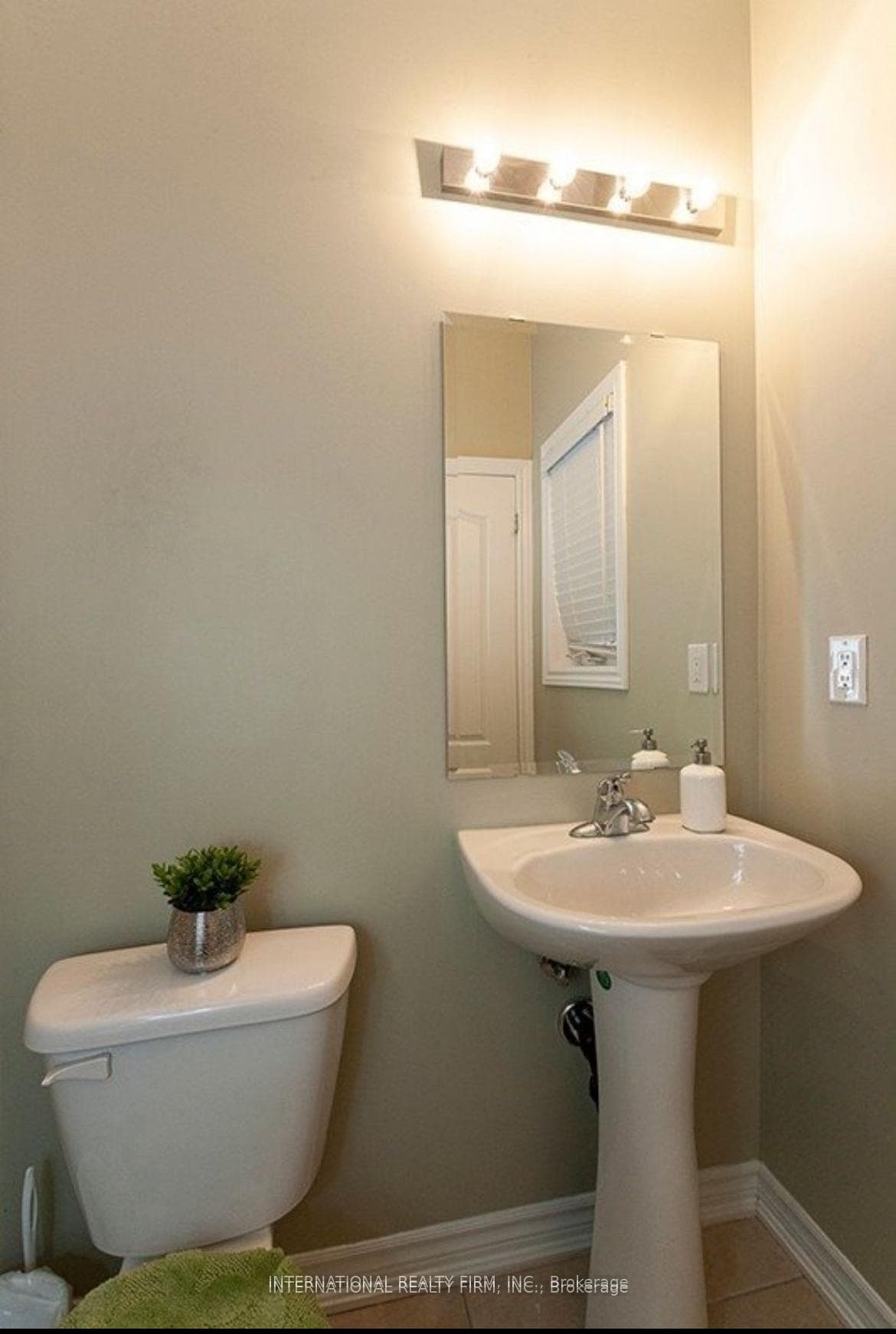 1272 Sim Place photo 19