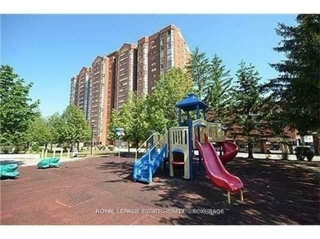 2466 Eglinton Avenue Unit 817 photo 13