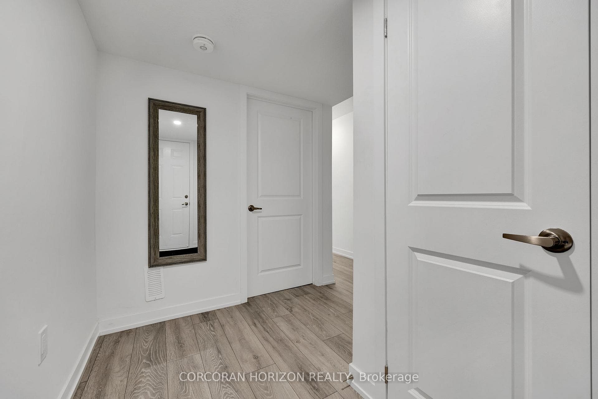 211 West Oak Trail photo 6