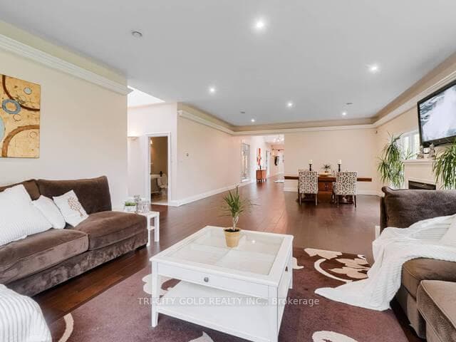 16 OCHS Drive photo 8