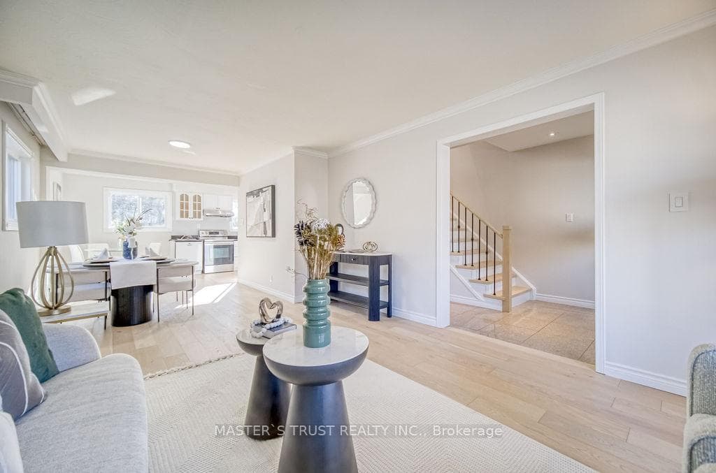 14 Houston Crescent Unit upper photo 3