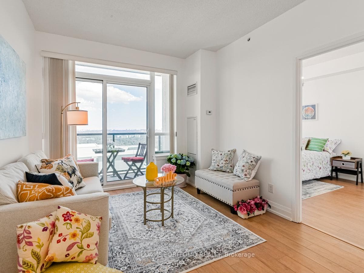 7165 Yonge Street Unit 2305 photo 2