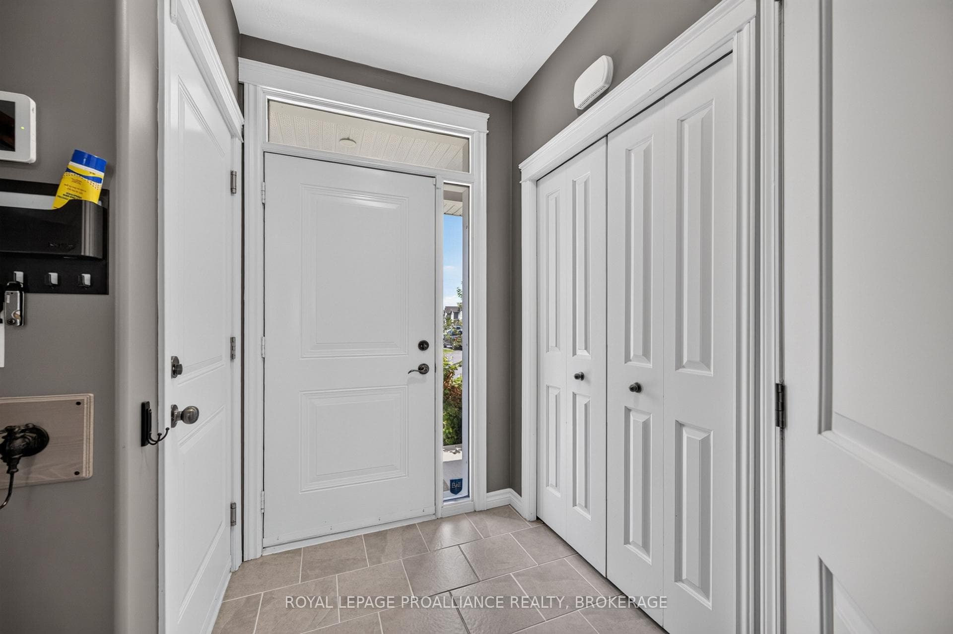 378 Buckthorn Drive photo 5