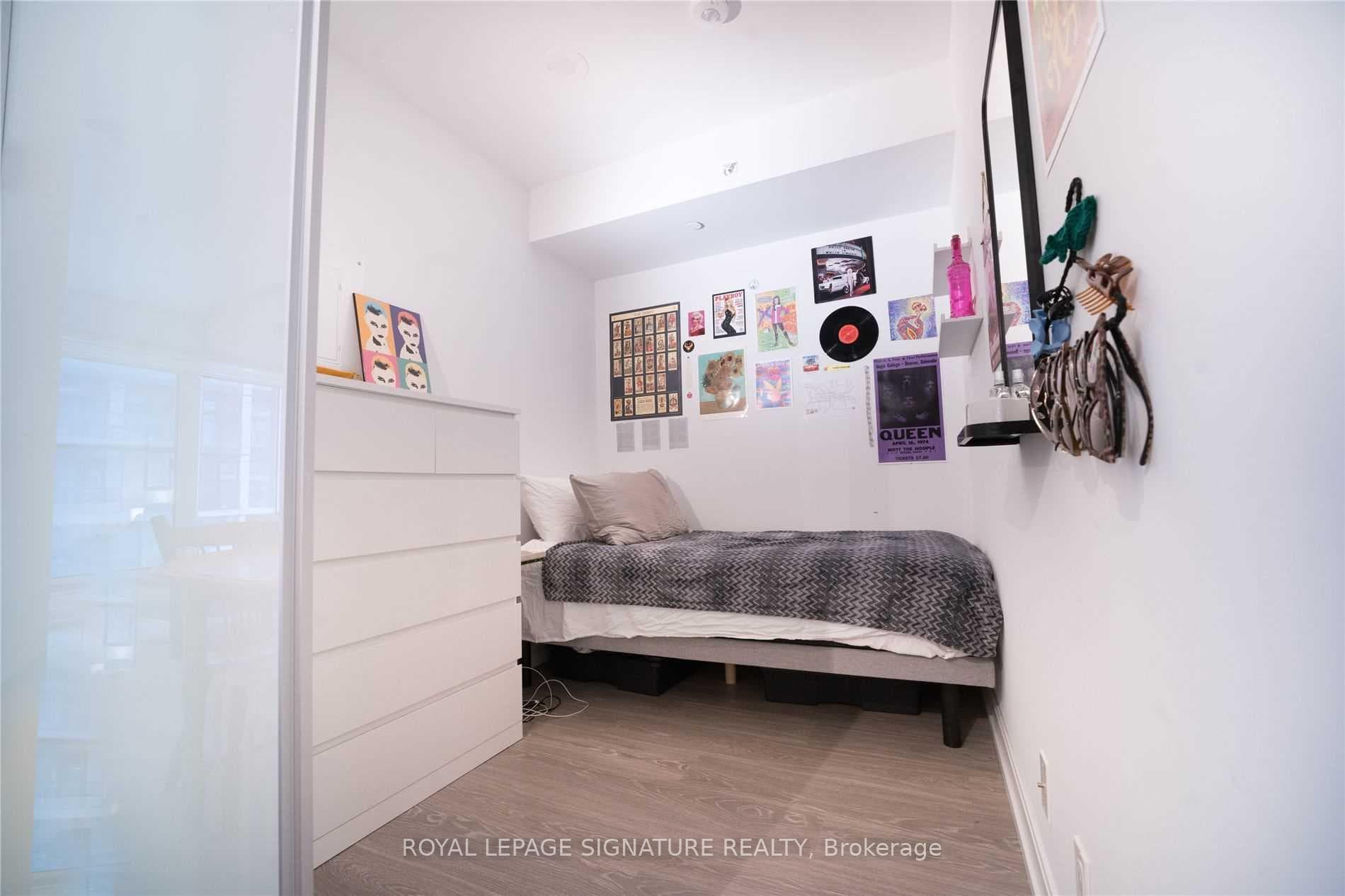 181 Dundas Street Unit 3202 photo 6