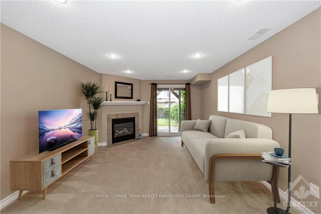 1064 OTTENBRITE Crescent photo 21