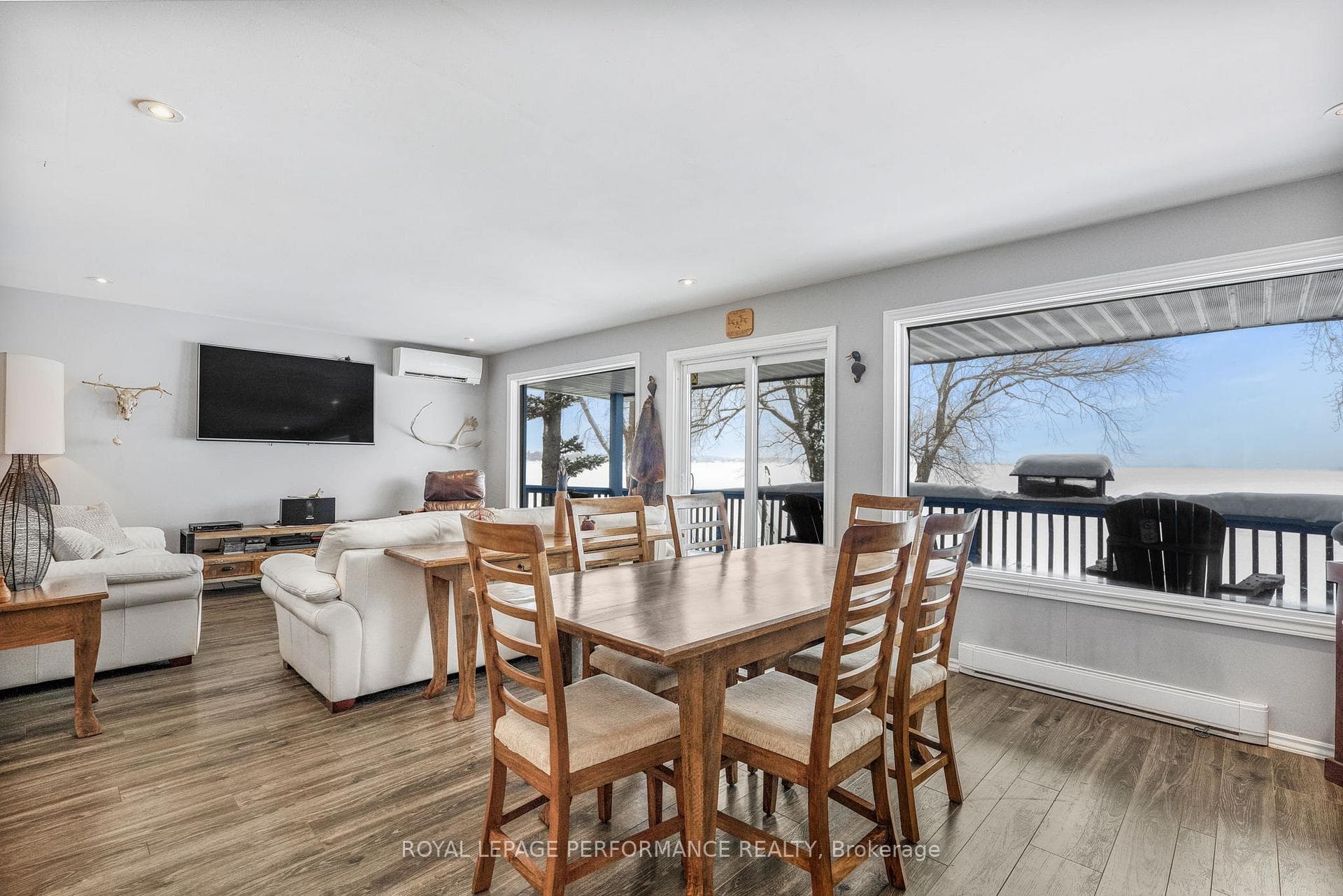 922 Lalonde Road photo 4