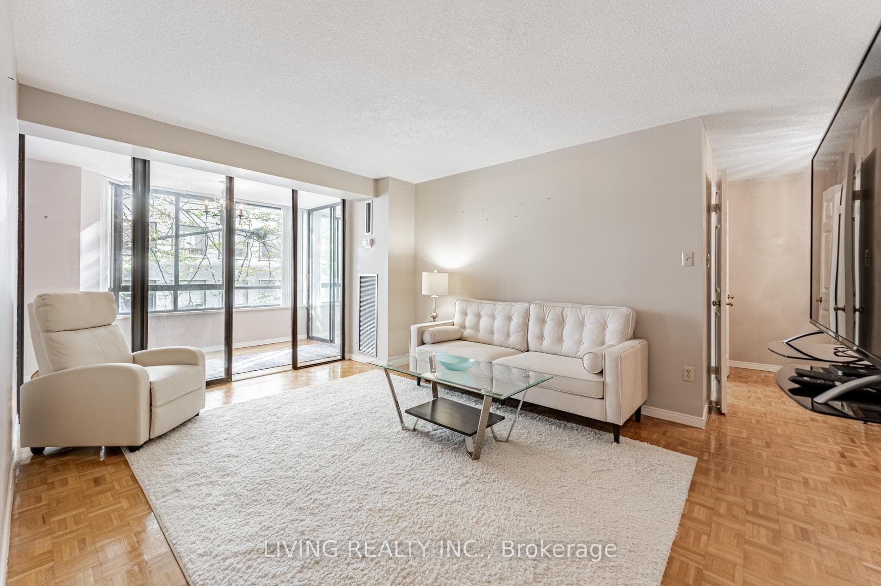 280 Simcoe Street Unit 308 photo 9
